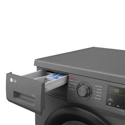 FamilyStore|Machine à laver|LG|Lave Linge LG Frontale 7KG Inverter - F2J3QYG6J - Noir|Lave-linge Hublot LG F2J3QYG6J – 7 Kg, 1200 tr/min, Classe A+++
Le lave-linge hublot LG F2J3QYG6J combine technologies avancées, confort d’utilisation et excellente efficacité énergétique. Grâce à sa capacité de 7 kg et sa vitesse d’essorage de 1200 tours/min, il assure un lavage performant tout en respectant vos textiles.
Moteur Inverter Direct Drive : performance &amp; durabilité
Équipé du Moteur Inverter Direct Drive, ce lave-linge garantit un fonctionnement silencieux, une longévité accrue et une meilleure efficacité mécanique. La technologie LG réduit les vibrations et optimise la consommation d’énergie.
Technologie LG Steam – 99,9% d’allergènes éliminés
La fonction LG Steam élimine jusqu’à 99,9% des allergènes, notamment les acariens responsables d’irritations et d’allergies. Idéal pour les familles avec enfants, les peaux sensibles et les personnes allergiques.
Programmes intelligents &amp; fonctionnalités avancées

Smart Diagnosis : diagnostic intelligent pour détecter les anomalies en quelques secondes
Technologie Easy Care : lavage optimisé pour les vêtements du quotidien
Minuterie programmable de 3 à 19 heures
Interface LED tactile moderne et intuitive
Programmes adaptés : coton, synthétiques, rapide, anti-allergie, délicat, mixte, etc.

Efficacité énergétique A+++
Classé A+++, le LG F2J3QYG6J consomme moins d’électricité qu’un modèle classique, tout en assurant une qualité de lavage irréprochable. Un choix idéal pour réduire vos factures à long terme.
Dimensions &amp; intégration facile
Avec des dimensions de 600 x 880 x 660 mm (L x H x P), ce lave-linge s’intègre facilement dans tous les espaces buanderie ou cuisine.
Caractéristiques techniques

Capacité : 7 kg
Essorage : 1200 tours/min
Classe énergétique : A+++
Moteur : Inverter Direct Drive
Technologie vapeur LG Steam (anti-allergie)
Minuterie : 3 à 19 heures
Interface tactile LED
Technologie Smart Diagnosis
Dimensions : 600 x 880 x 660 mm

Garantie
Ce lave-linge LG est couvert par une garantie de 3 ans et 10 ans de garantie sur le moteur Inverter, assurant une fiabilité et une tranquillité d’esprit exceptionnelles.
Le LG F2J3QYG6J est le choix idéal si vous recherchez un lave-linge performant, silencieux, économique et équipé des dernières innovations.