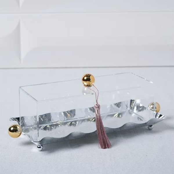 Cloche En Métal Avec Couvercle En Plexi